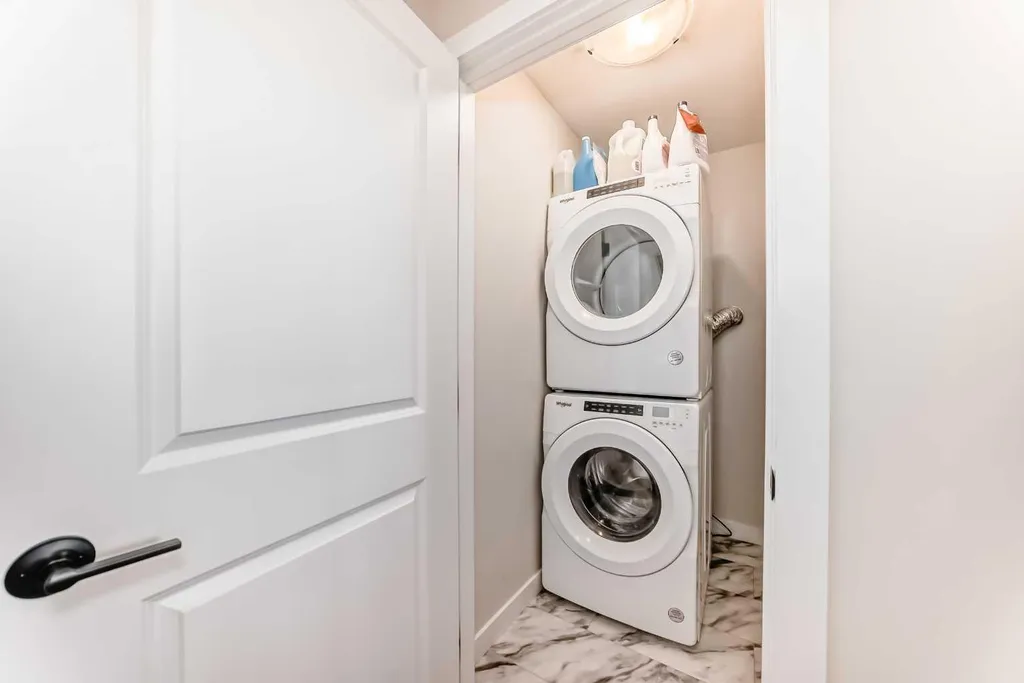 1104 Bayview Gardens SW Airdrie AB T4B 5K4
