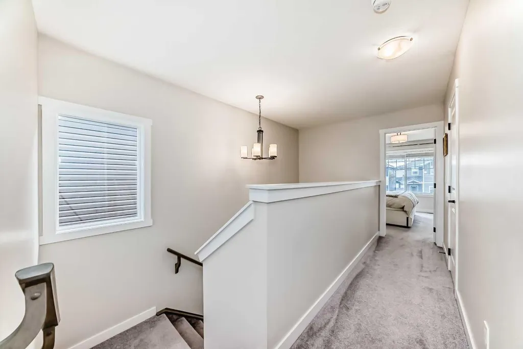 1104 Bayview Gardens SW Airdrie AB T4B 5K4