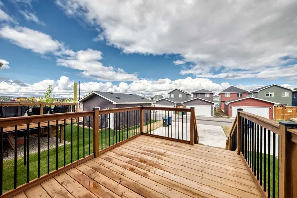 1104 Bayview Gardens SW Airdrie AB T4B 5K4