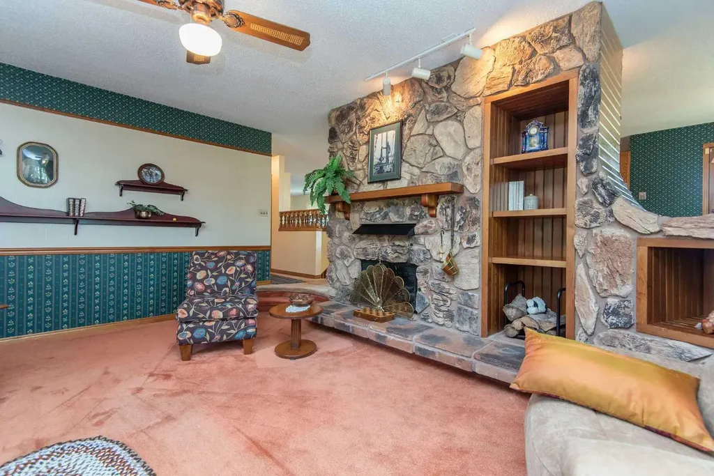 28319 Township Road 384 Rural Red Deer County AB T4S 2A4