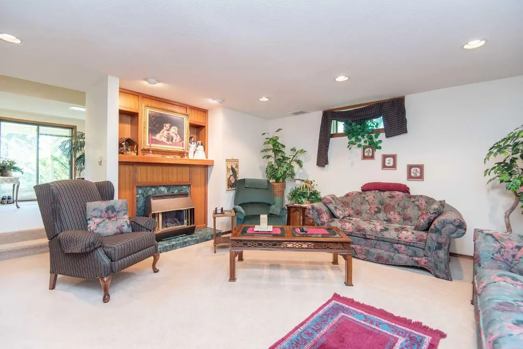 28319 Township Road 384 Rural Red Deer County AB T4S 2A4
