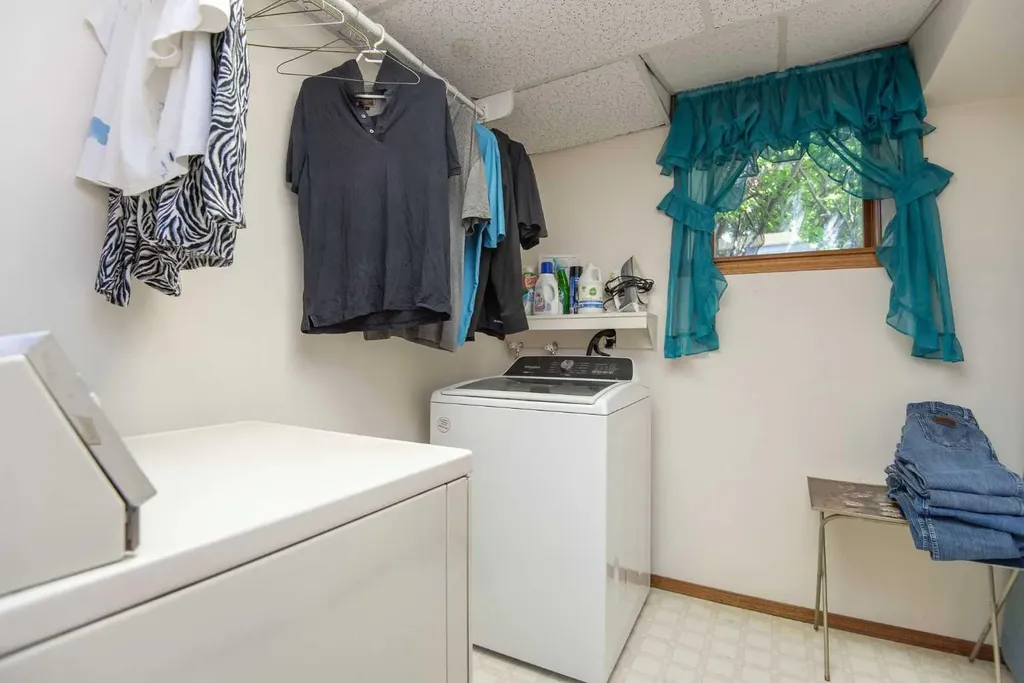 28319 Township Road 384 Rural Red Deer County AB T4S 2A4