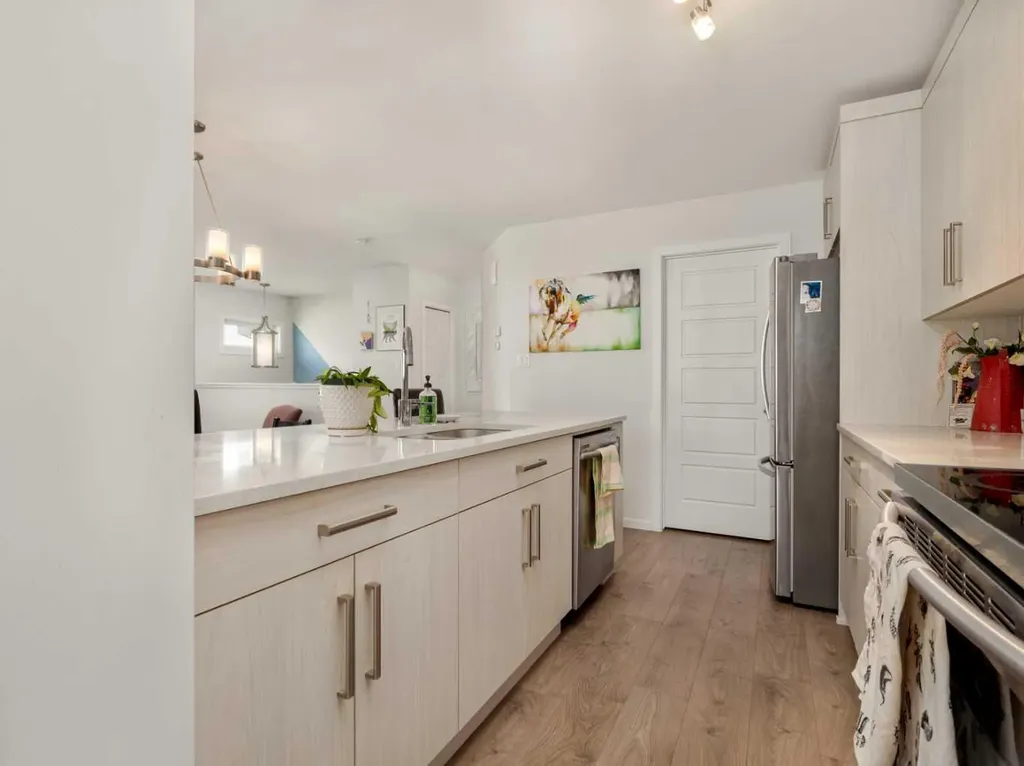 210 Firelight Way W Lethbridge AB T1J 5T3