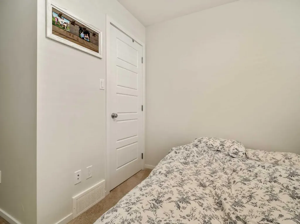 210 Firelight Way W Lethbridge AB T1J 5T3