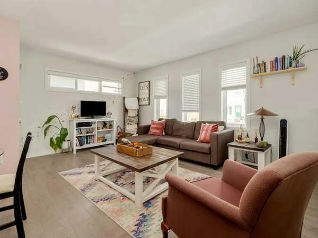210 Firelight Way W Lethbridge AB T1J 5T3