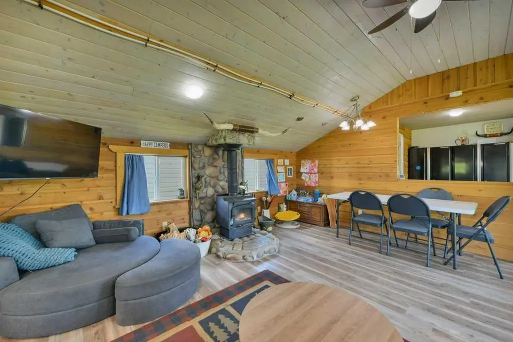 43336 Range Road 215 Rural Camrose County AB T0B 1M0