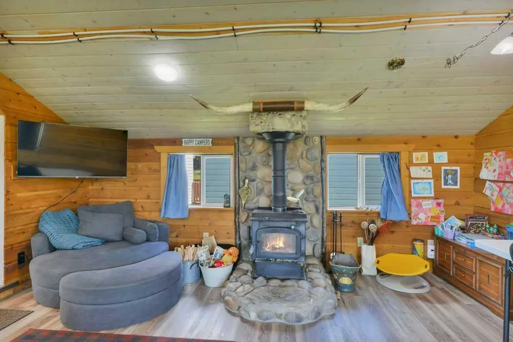 43336 Range Road 215 Rural Camrose County AB T0B 1M0