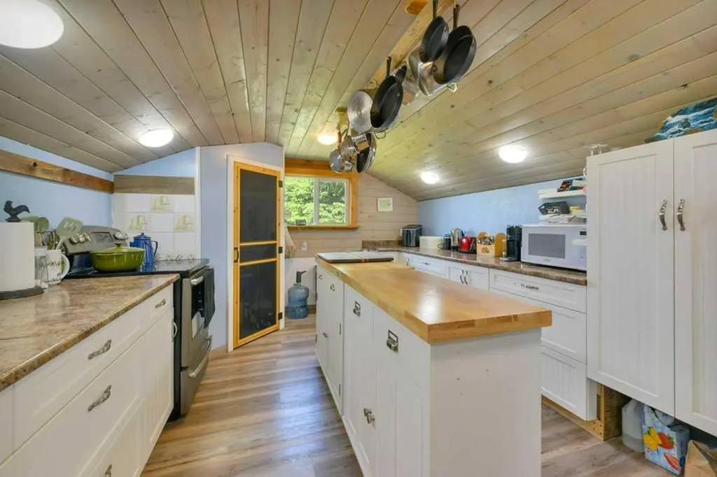 43336 Range Road 215 Rural Camrose County AB T0B 1M0