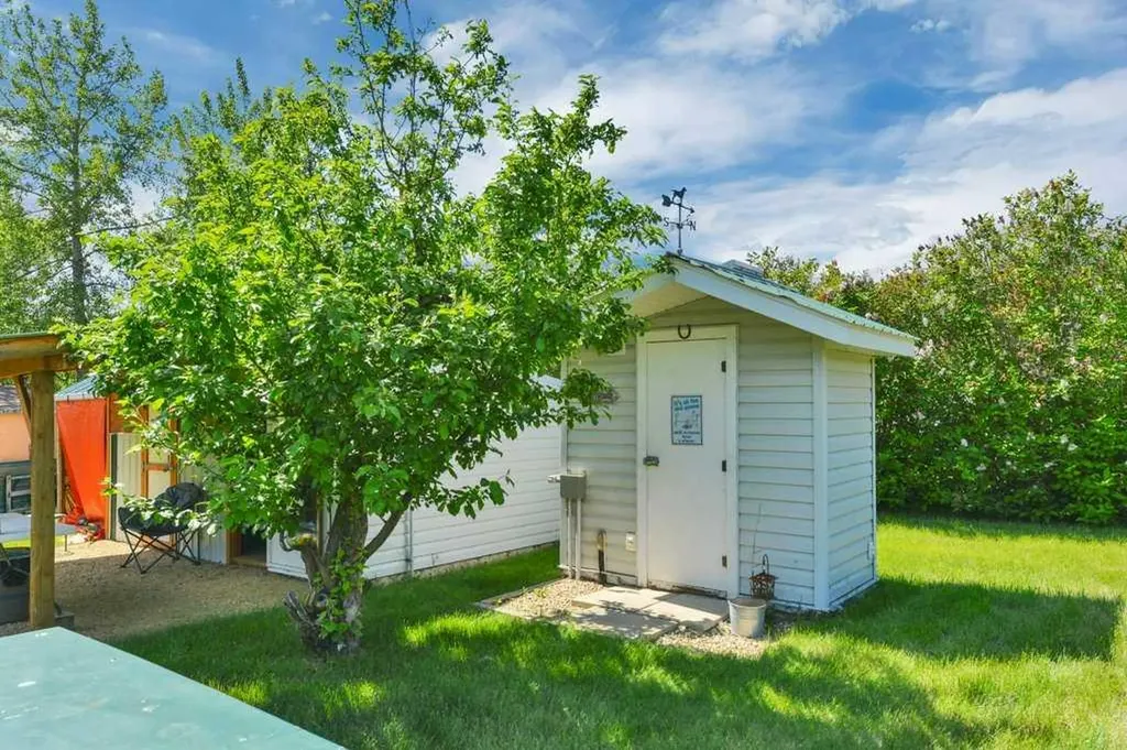43336 Range Road 215 Rural Camrose County AB T0B 1M0