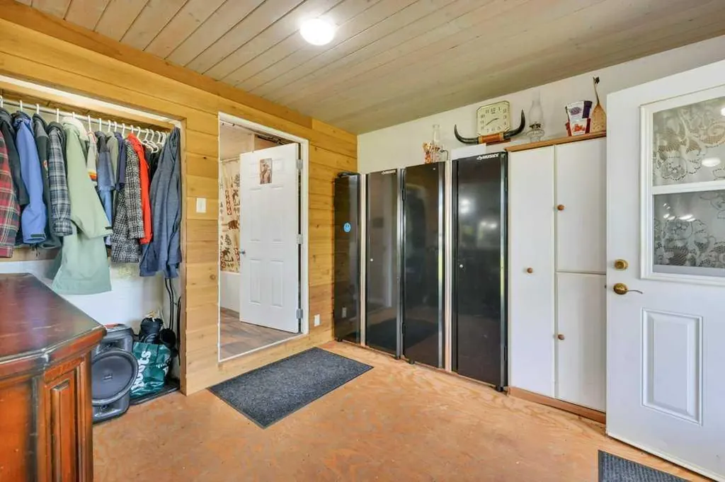 43336 Range Road 215 Rural Camrose County AB T0B 1M0