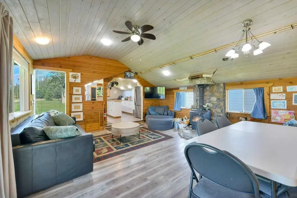 43336 Range Road 215 Rural Camrose County AB T0B 1M0