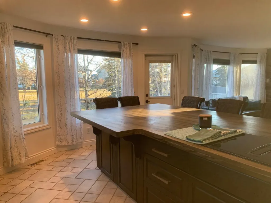 11909 Cygnet Boulevard Grande Prairie AB T8X1L9