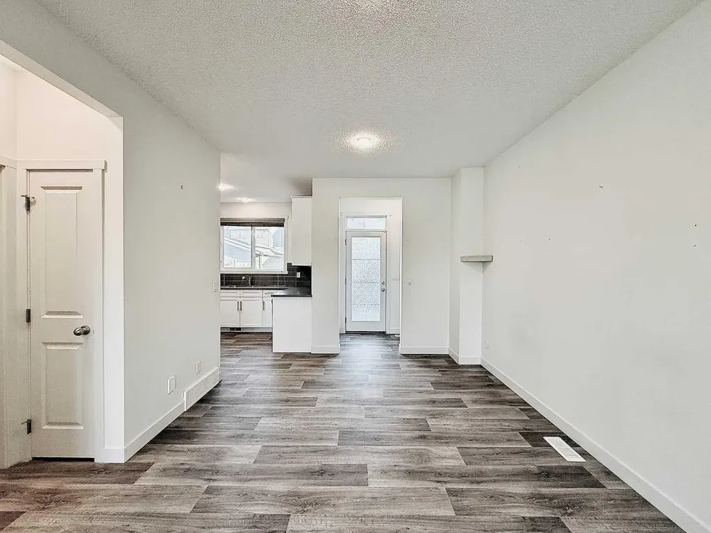189 Carringvue Way NW Calgary AB T3P 1K6