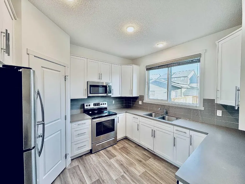 189 Carringvue Way NW Calgary AB T3P 1K6