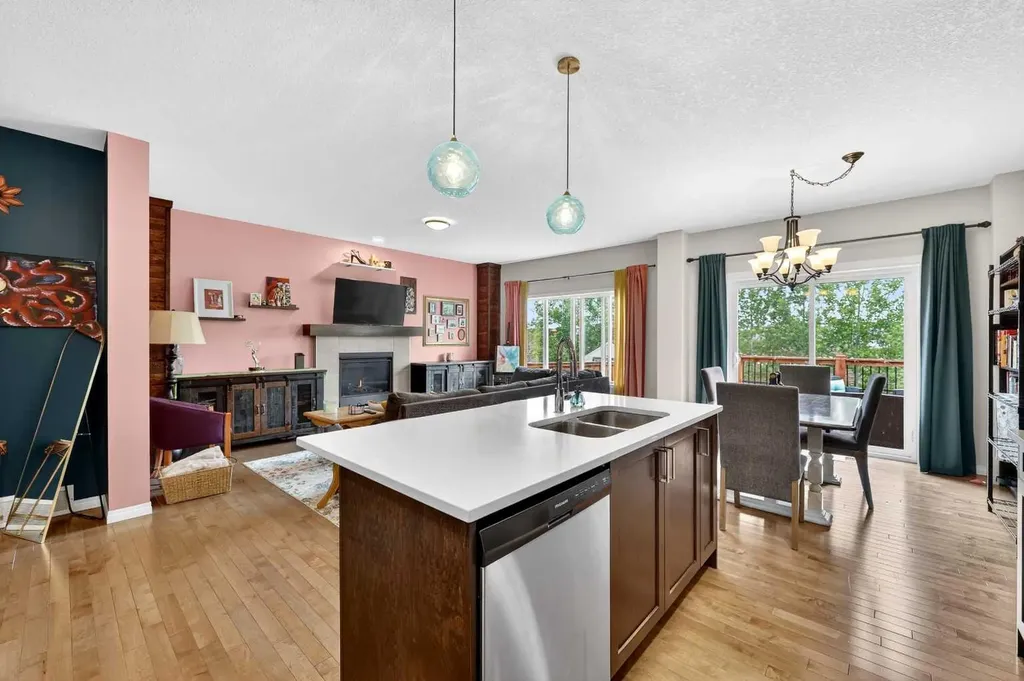 51 Buckskin Way Cochrane AB T4C 2P1