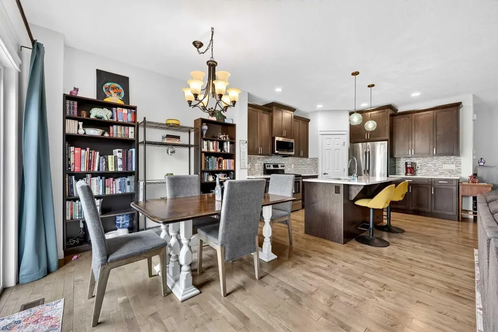 51 Buckskin Way Cochrane AB T4C 2P1