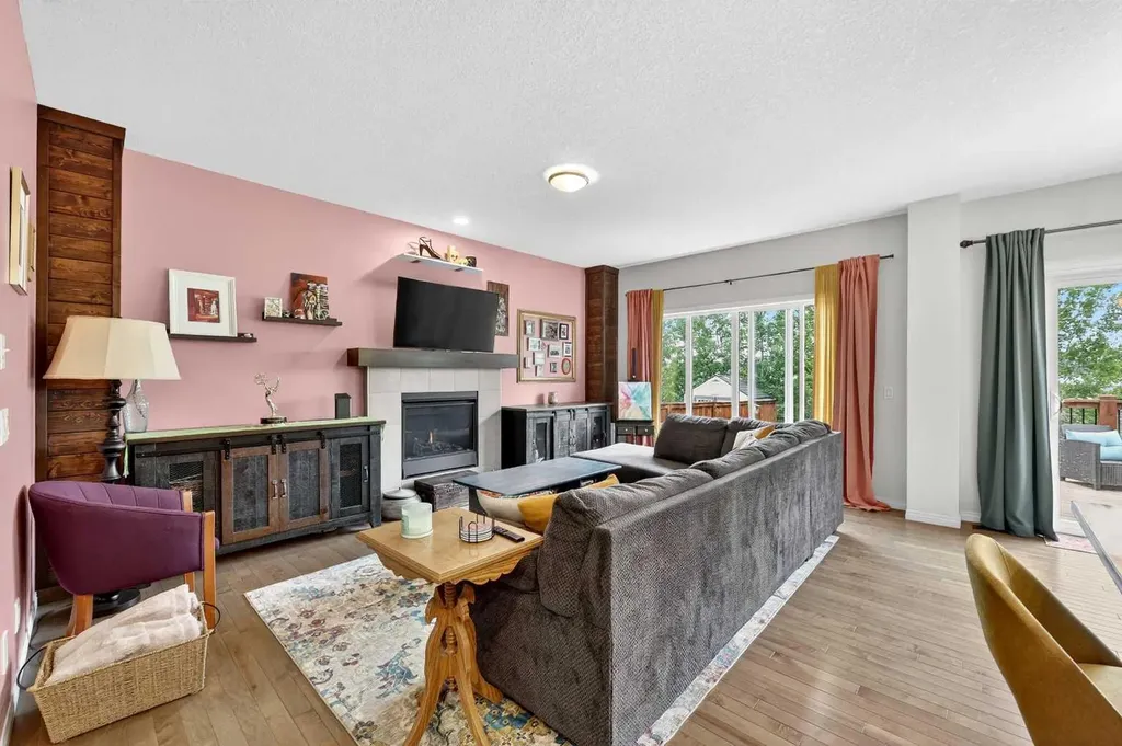 51 Buckskin Way Cochrane AB T4C 2P1