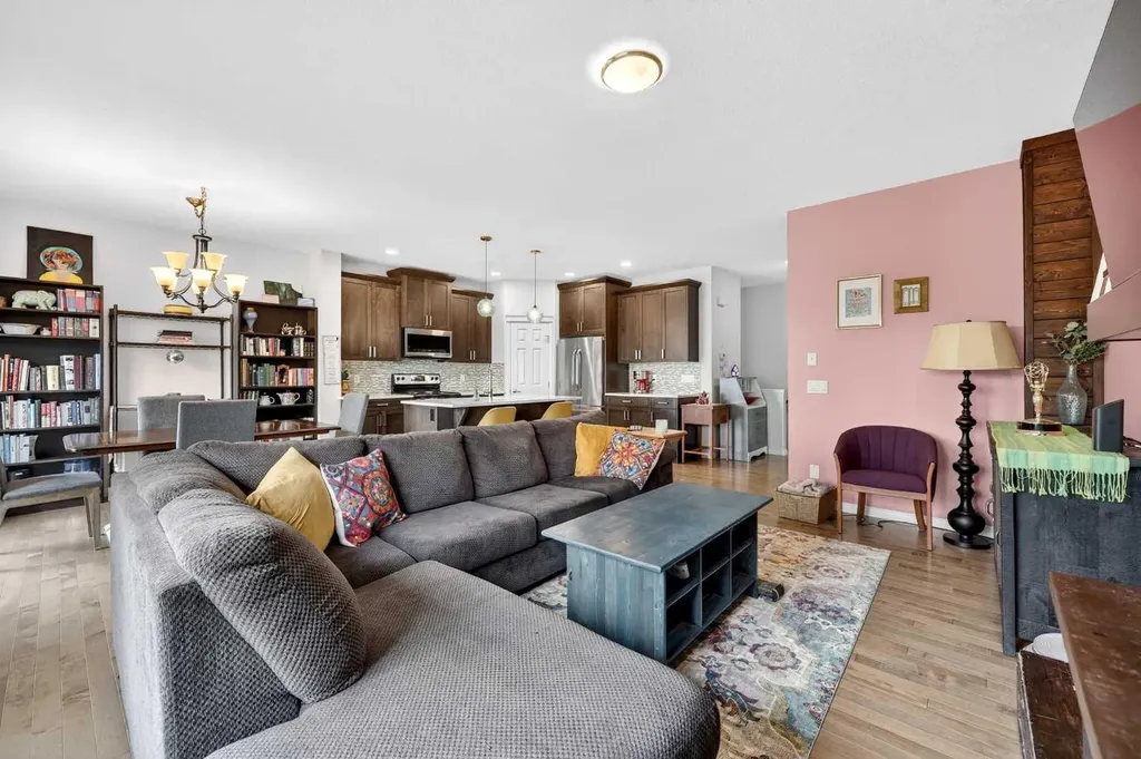 51 Buckskin Way Cochrane AB T4C 2P1