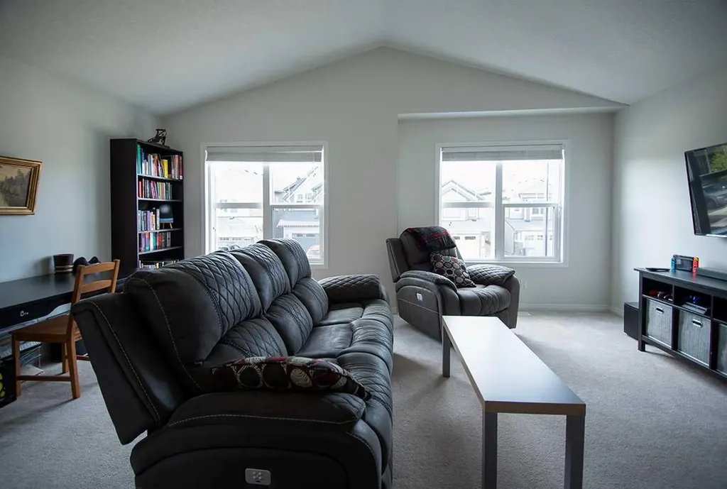 51 Buckskin Way Cochrane AB T4C 2P1