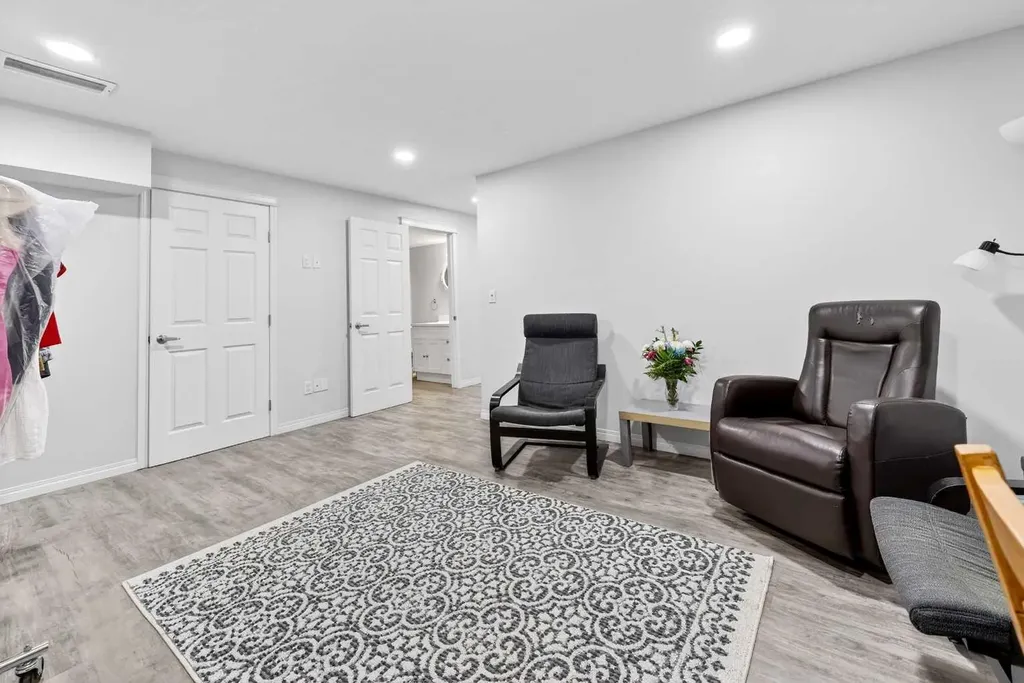 51 Buckskin Way Cochrane AB T4C 2P1