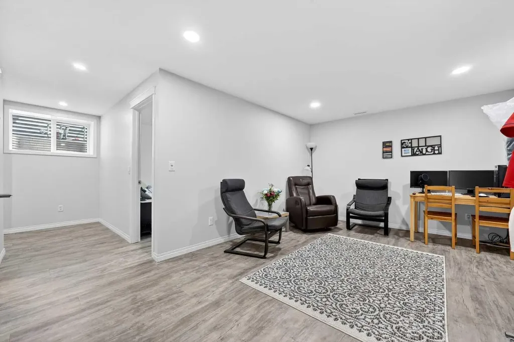 51 Buckskin Way Cochrane AB T4C 2P1