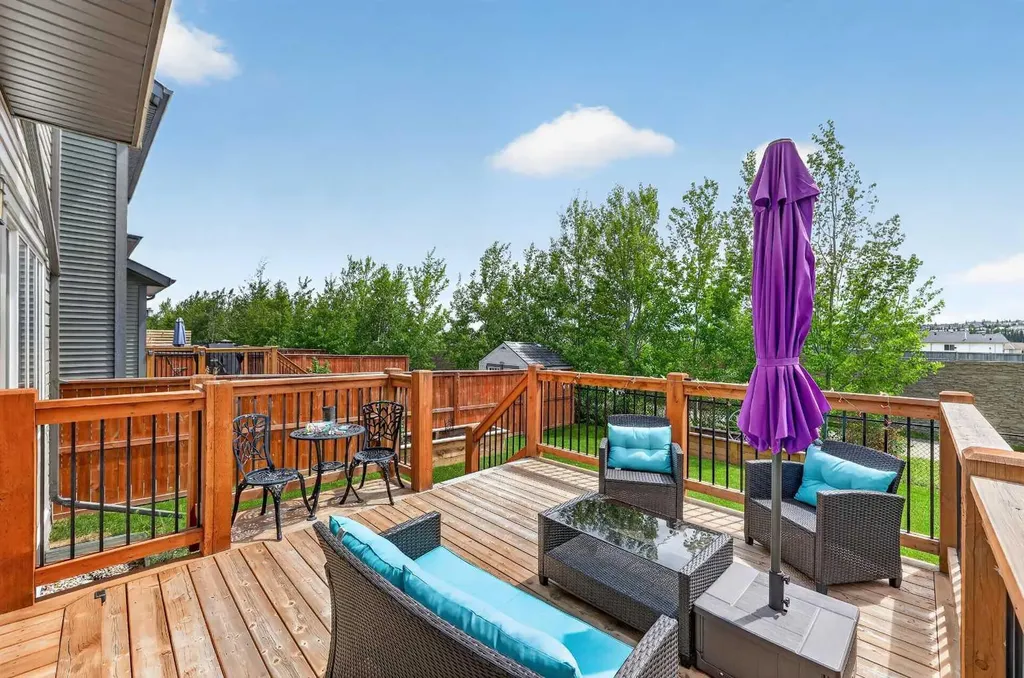 51 Buckskin Way Cochrane AB T4C 2P1