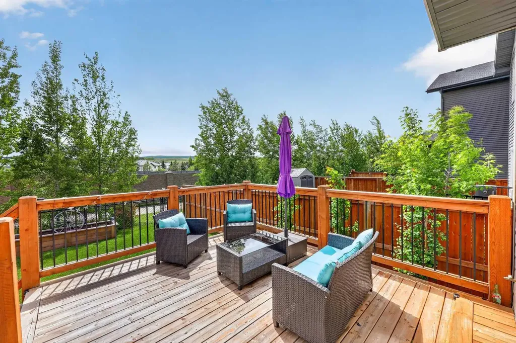 51 Buckskin Way Cochrane AB T4C 2P1