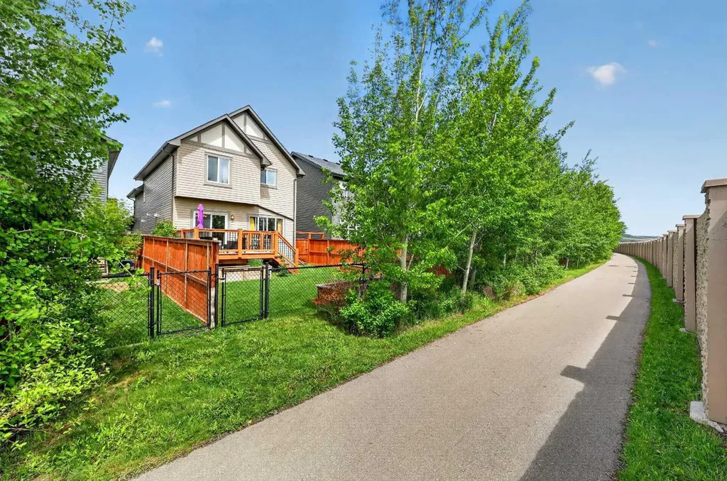 51 Buckskin Way Cochrane AB T4C 2P1