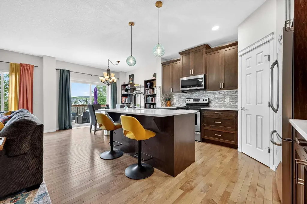 51 Buckskin Way Cochrane AB T4C 2P1