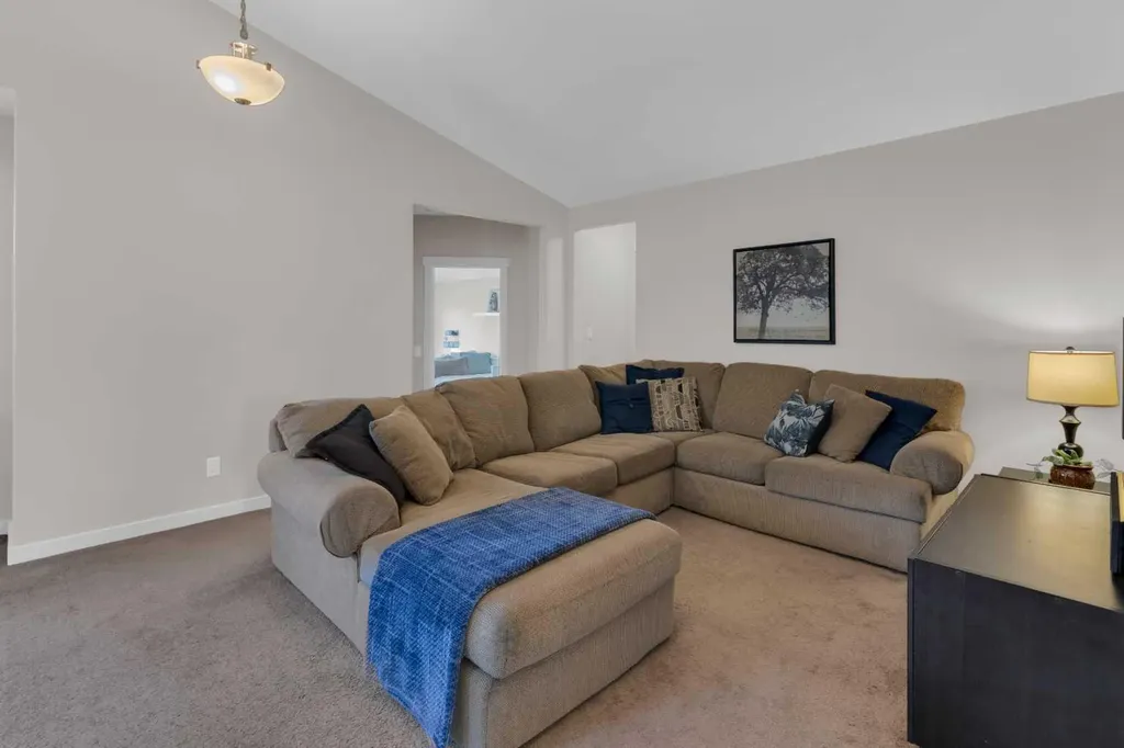 1373 Ravenswood Drive SE Airdrie AB T4A 0L8