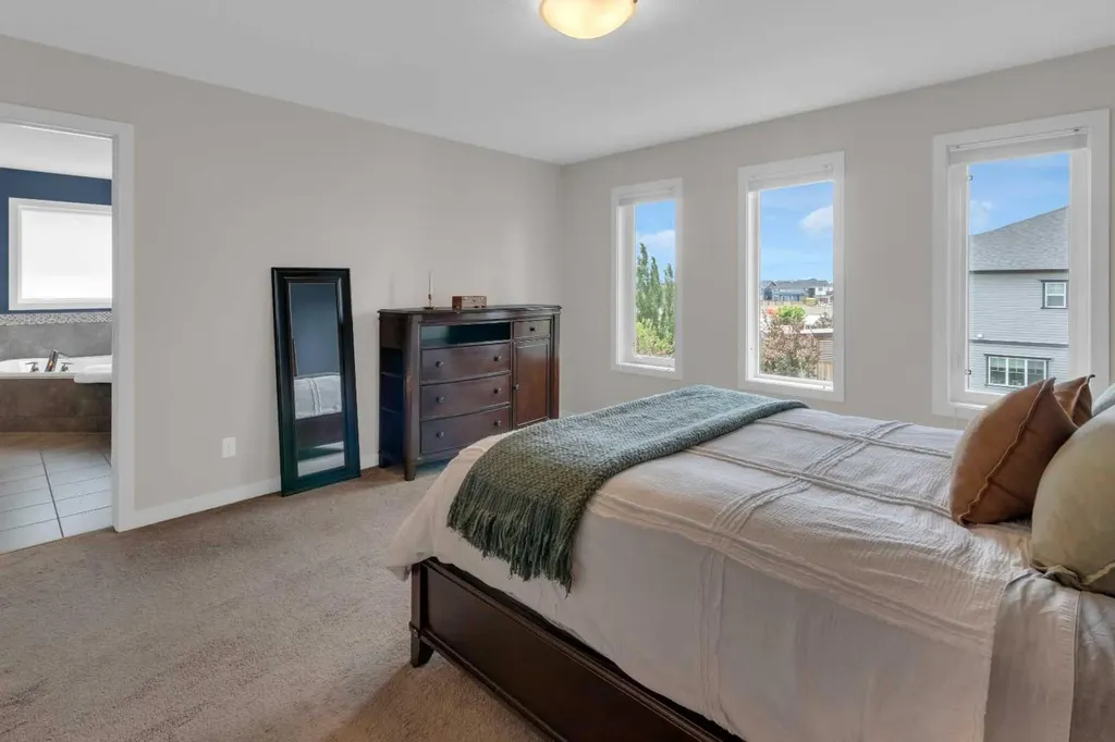 1373 Ravenswood Drive SE Airdrie AB T4A 0L8