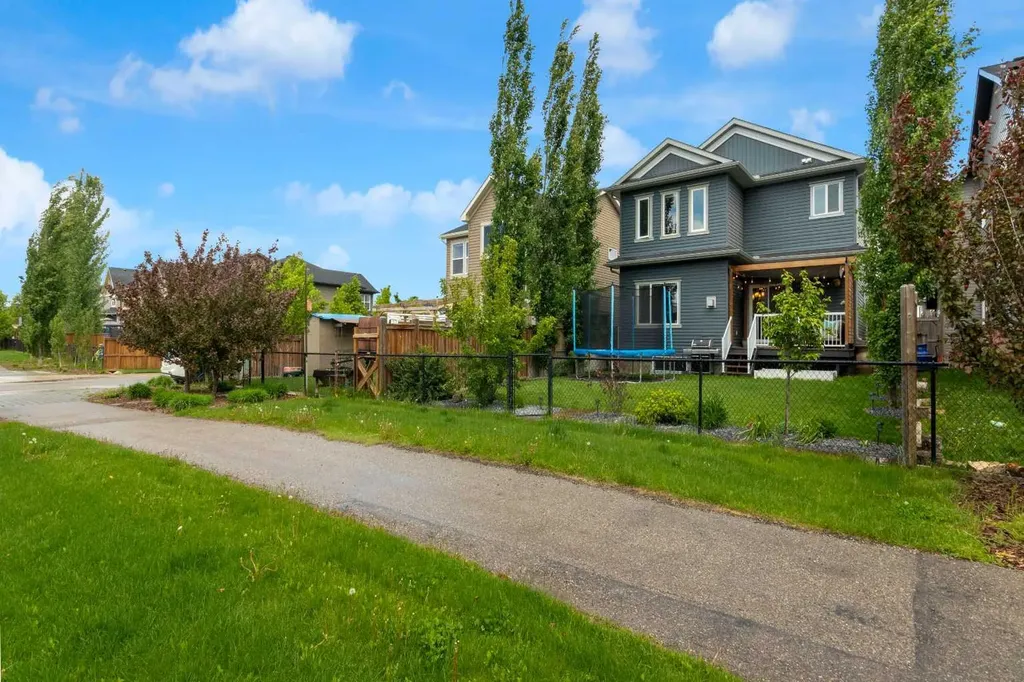 1373 Ravenswood Drive SE Airdrie AB T4A 0L8