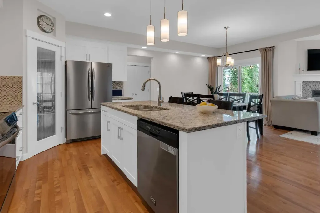 1373 Ravenswood Drive SE Airdrie AB T4A 0L8