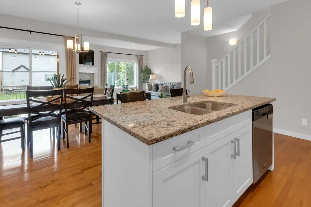 1373 Ravenswood Drive SE Airdrie AB T4A 0L8