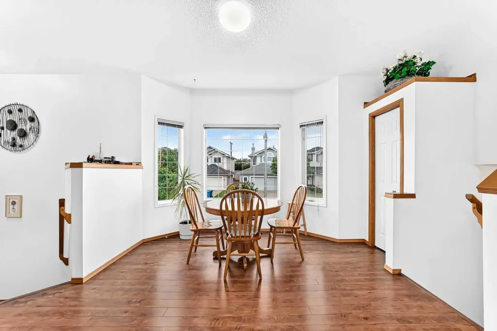 98 Country Hills Heights NW Calgary AB T3K4Y6