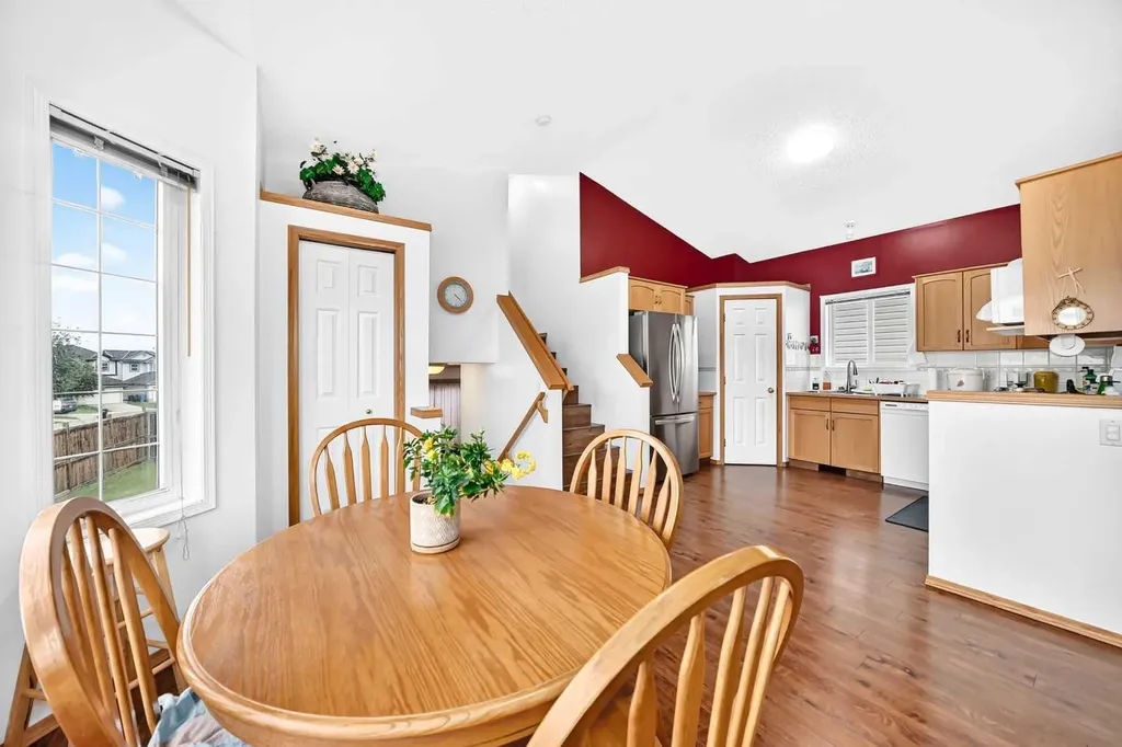 98 Country Hills Heights NW Calgary AB T3K4Y6