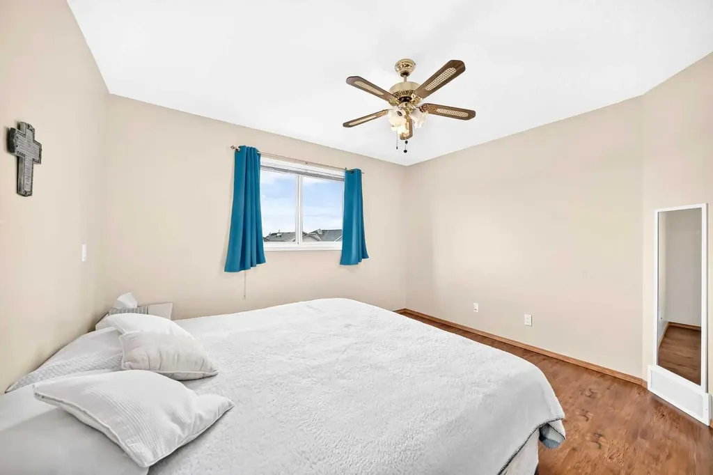 98 Country Hills Heights NW Calgary AB T3K4Y6