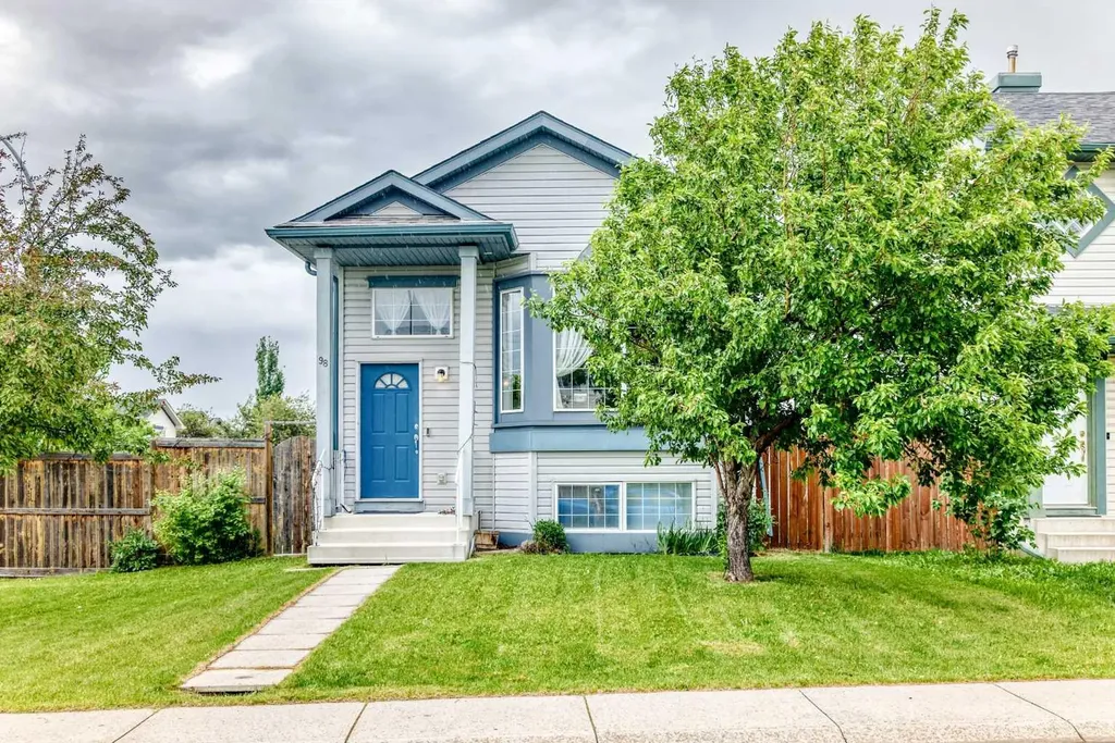 98 Country Hills Heights NW Calgary AB T3K4Y6