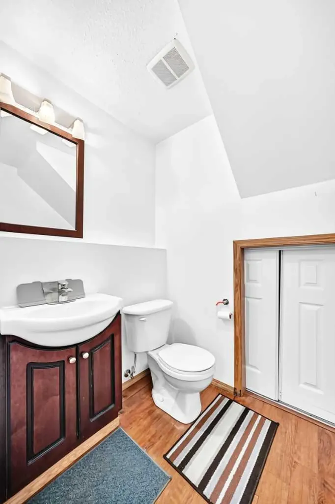 98 Country Hills Heights NW Calgary AB T3K4Y6