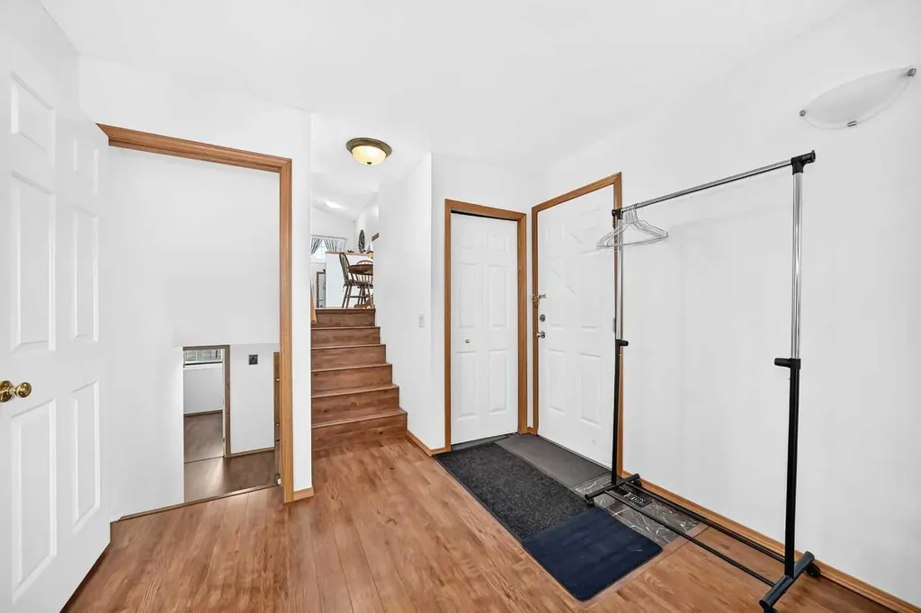 98 Country Hills Heights NW Calgary AB T3K4Y6