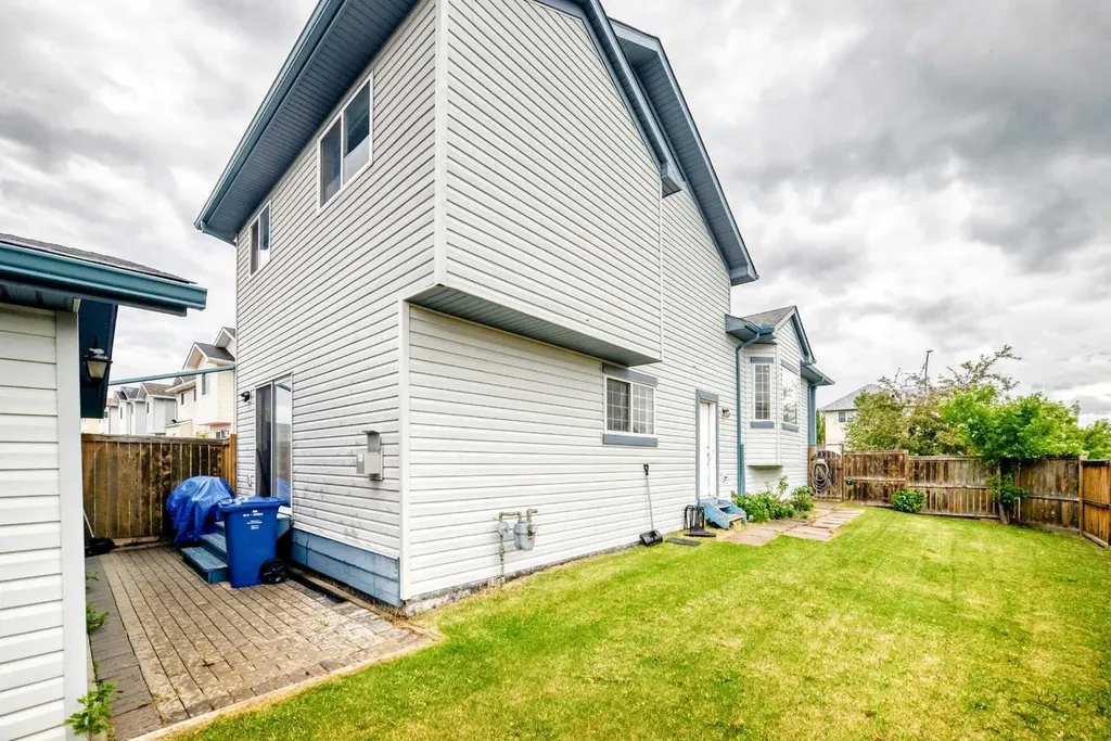 98 Country Hills Heights NW Calgary AB T3K4Y6