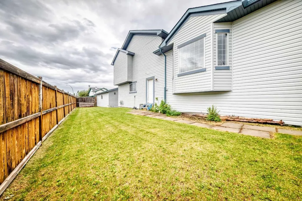 98 Country Hills Heights NW Calgary AB T3K4Y6
