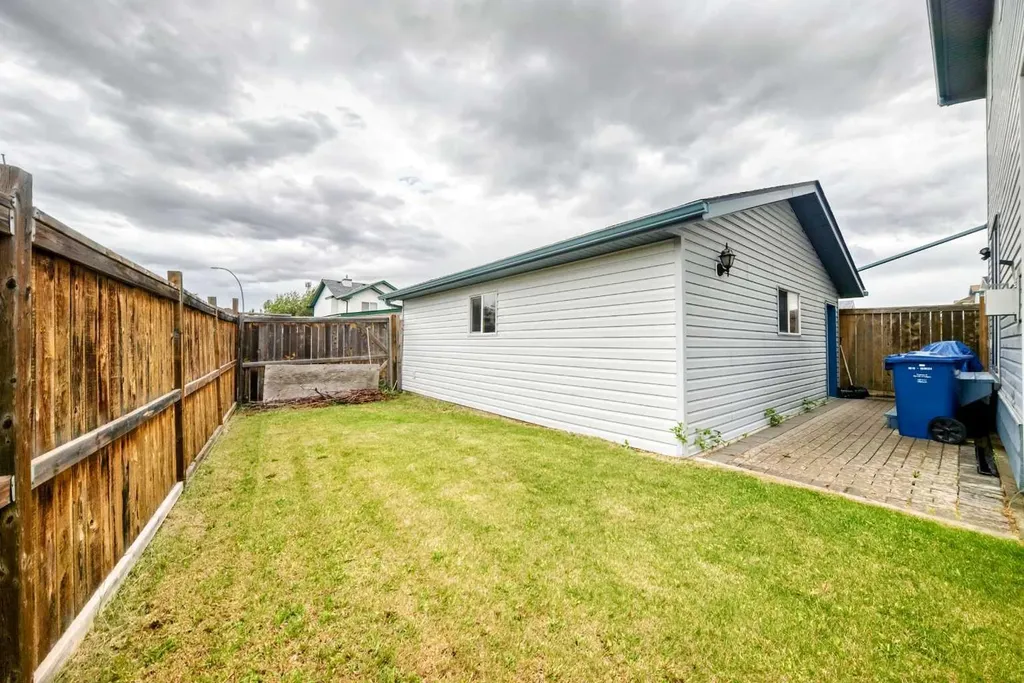 98 Country Hills Heights NW Calgary AB T3K4Y6