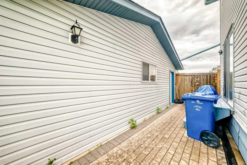 98 Country Hills Heights NW Calgary AB T3K4Y6