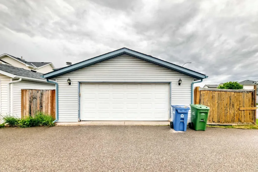 98 Country Hills Heights NW Calgary AB T3K4Y6