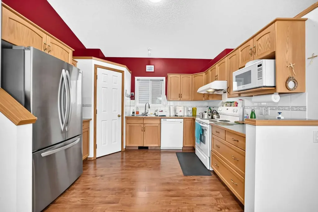 98 Country Hills Heights NW Calgary AB T3K4Y6