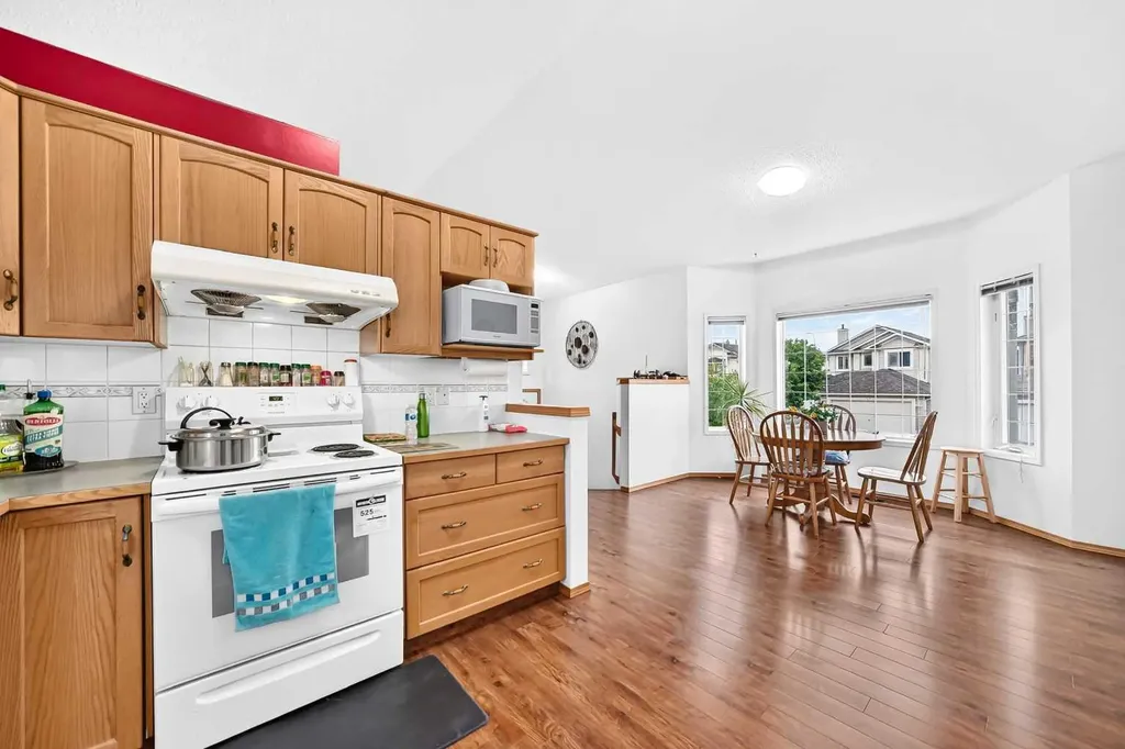 98 Country Hills Heights NW Calgary AB T3K4Y6