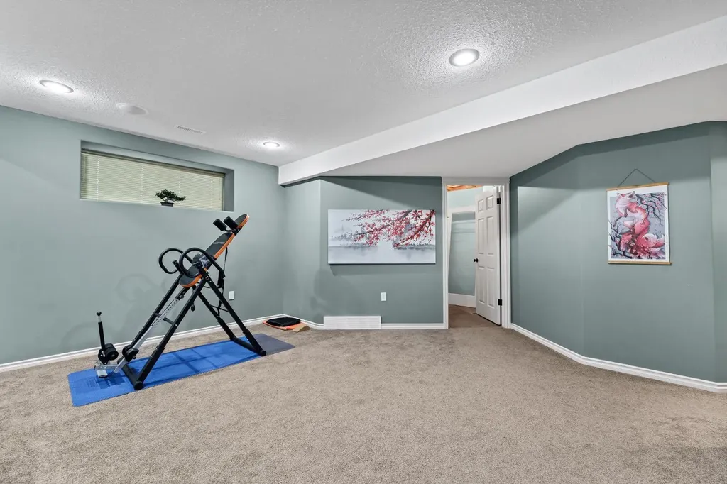 48 Somerside Way SE Medicine Hat AB T1B0M1