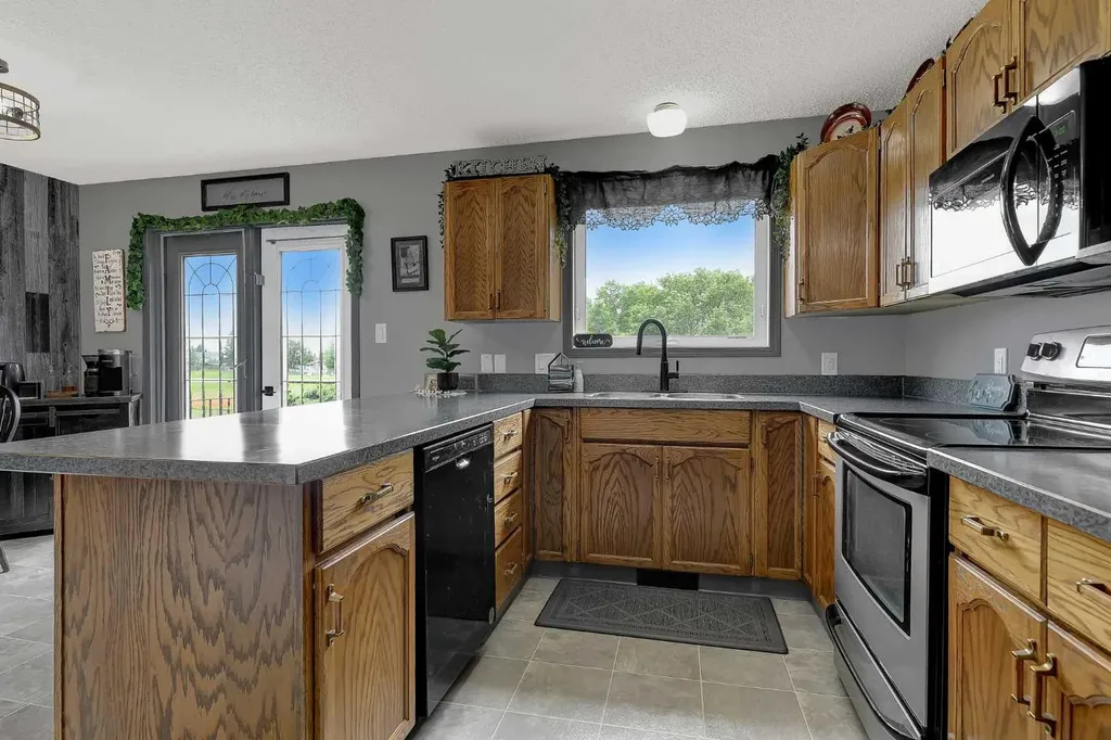 11429 110 Avenue Crescent Fairview AB T0H 1L0