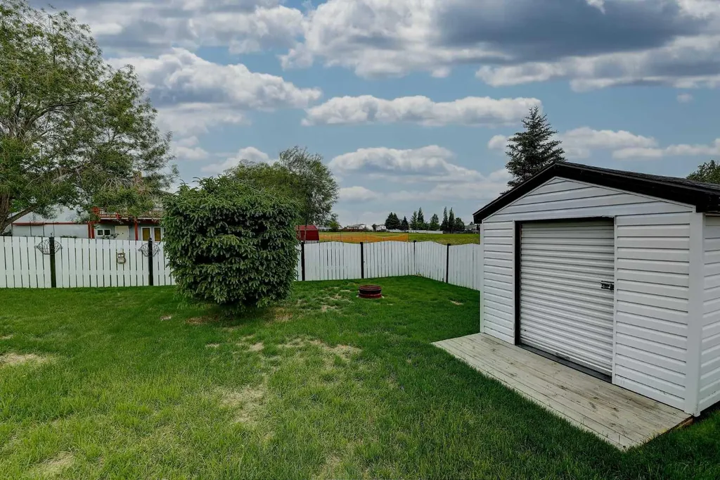 11429 110 Avenue Crescent Fairview AB T0H 1L0